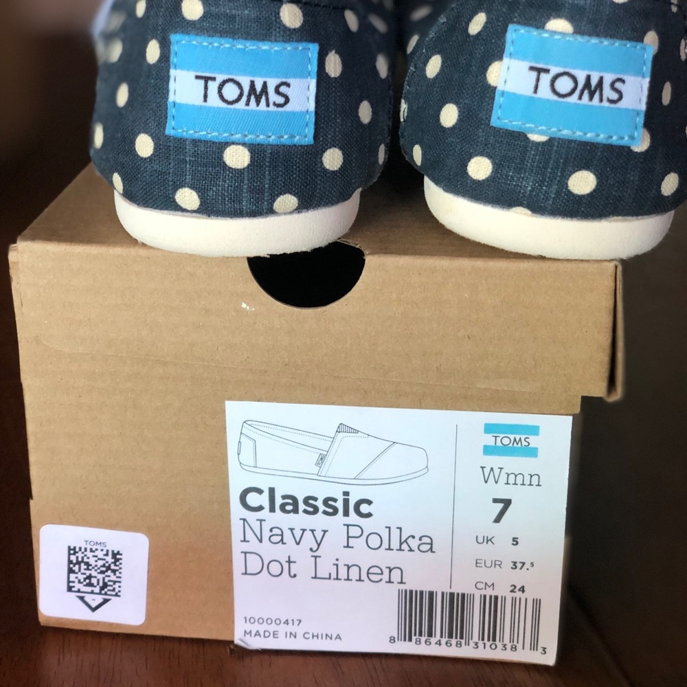 Toms navy and white polka dot